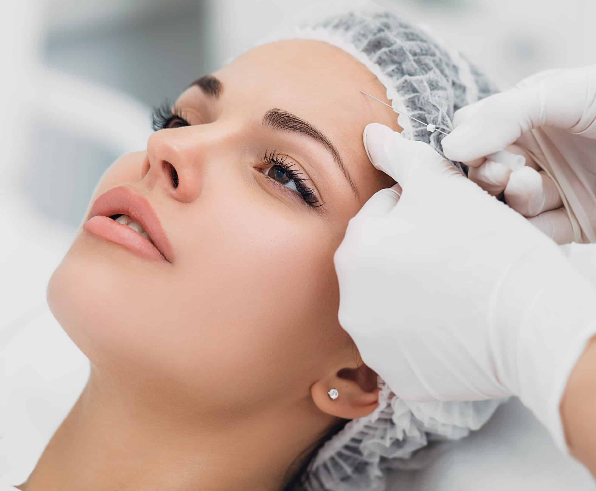Les effets du fil résorbable et douleur : tout ce que vous devez savoir