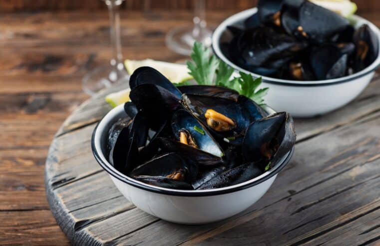 Découvrez le temps de conservation des moules cuites au frigo et évitez les intoxications