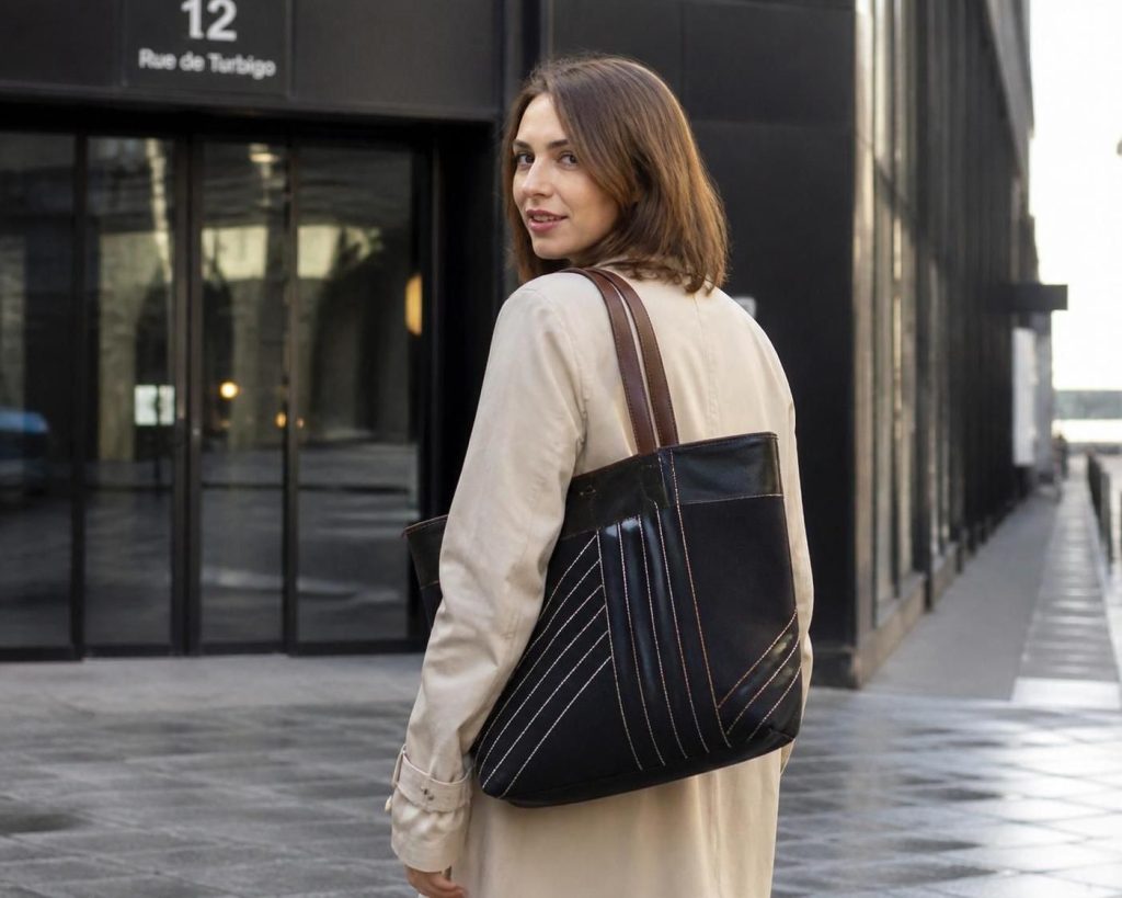 découvrez notre sélection des meilleurs cabas de créateur pour femme active, alliant style moderne et fonctionnalité pour accompagner votre quotidien avec élégance.